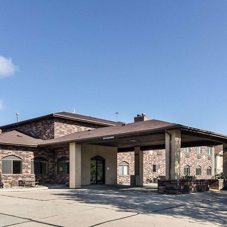 Quality Suites Near West Acres Fargo Exterior photo