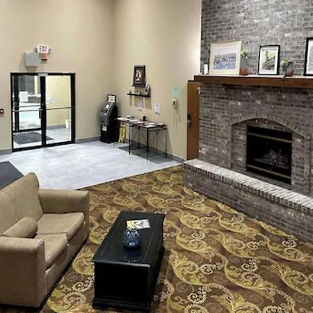 Quality Suites Near West Acres Fargo Exterior photo