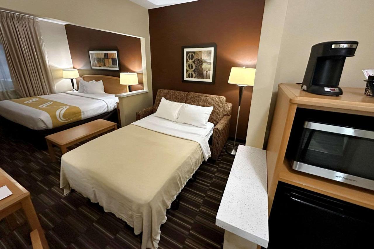 Quality Suites Near West Acres Fargo Exterior photo
