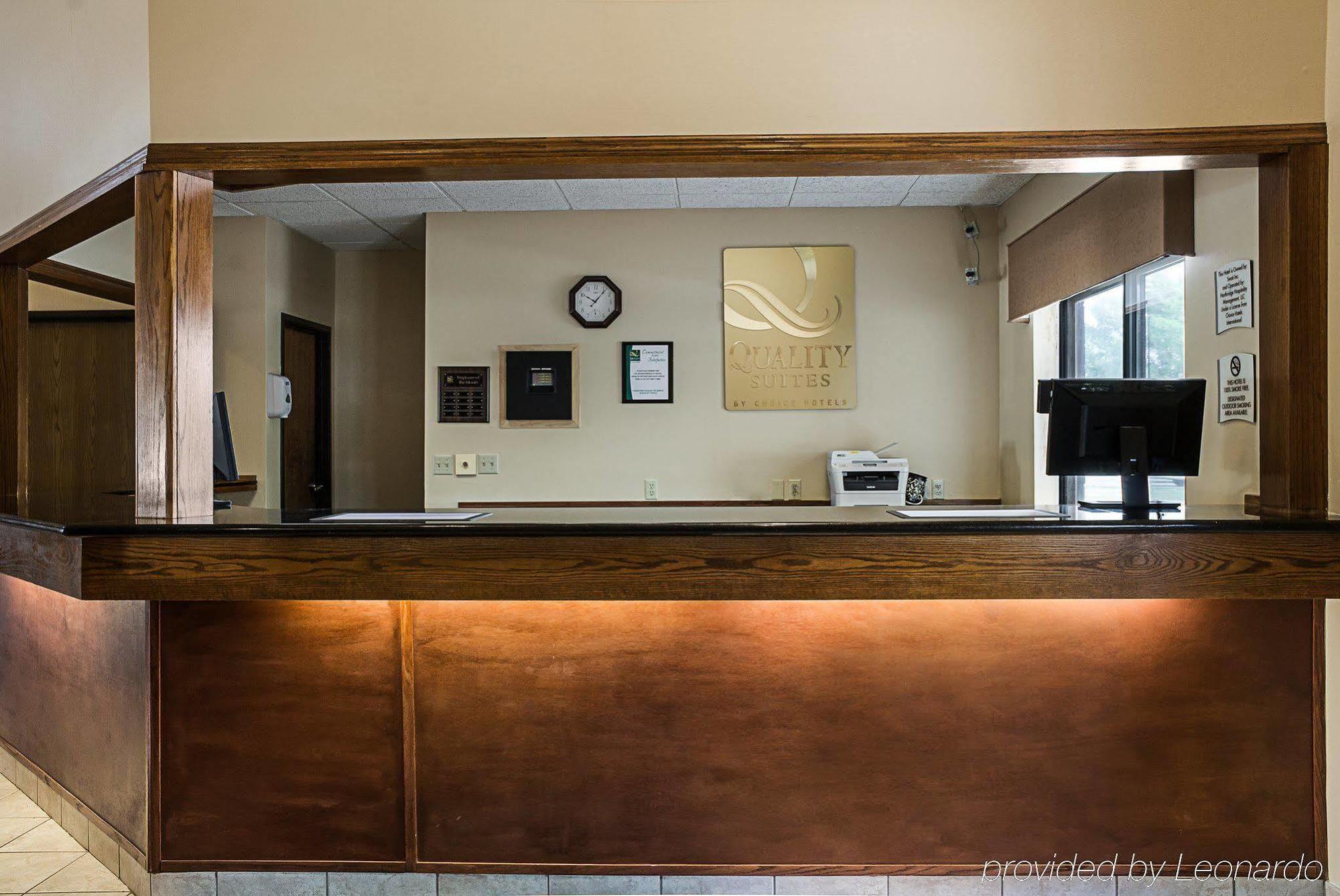 Quality Suites Near West Acres Fargo Exterior photo