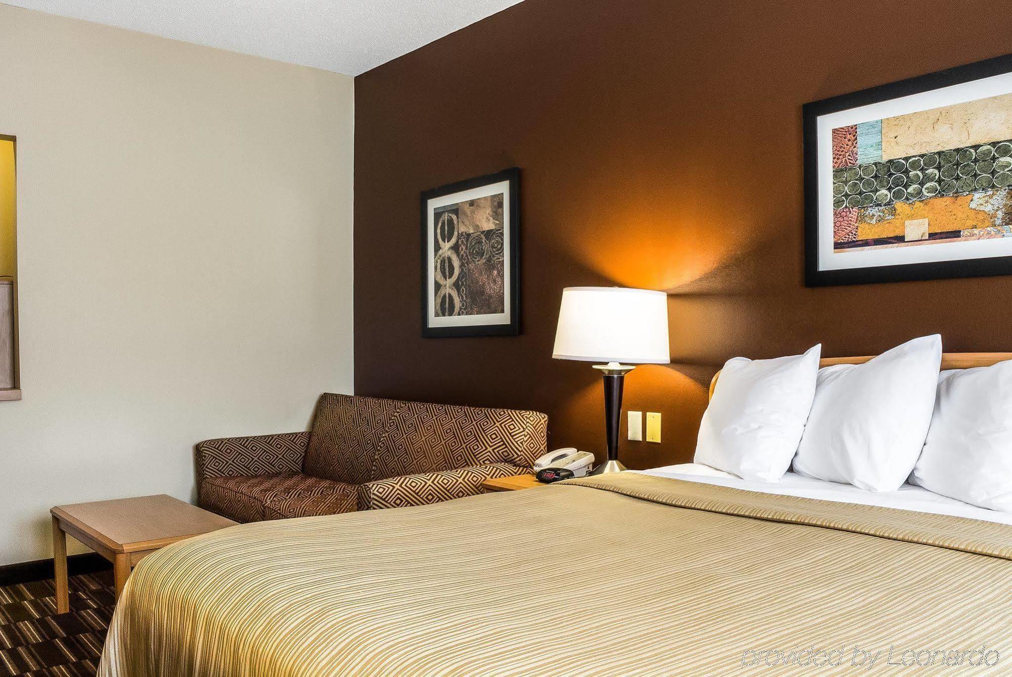 Quality Suites Near West Acres Fargo Exterior photo