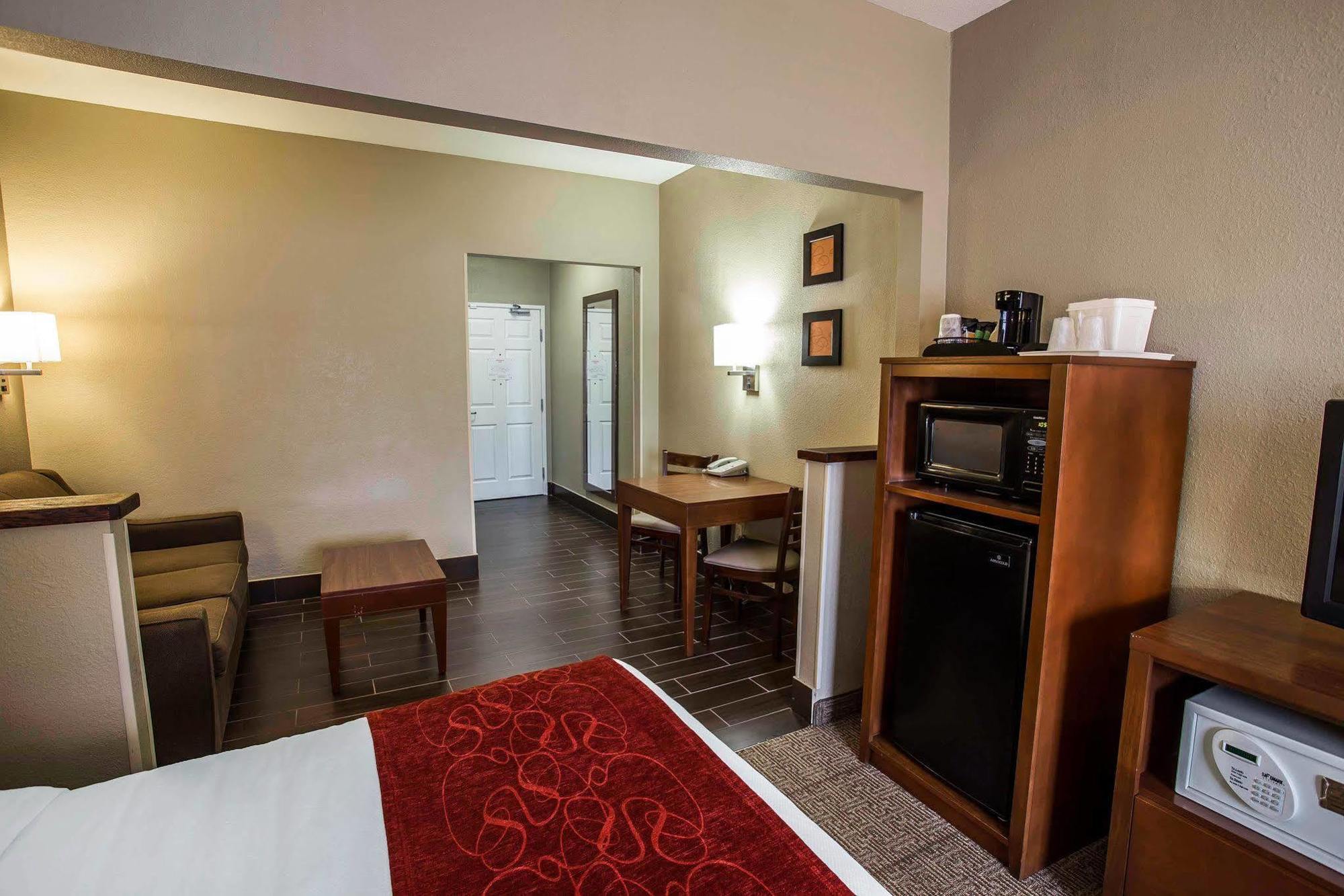 Quality Suites Near West Acres Fargo Exterior photo