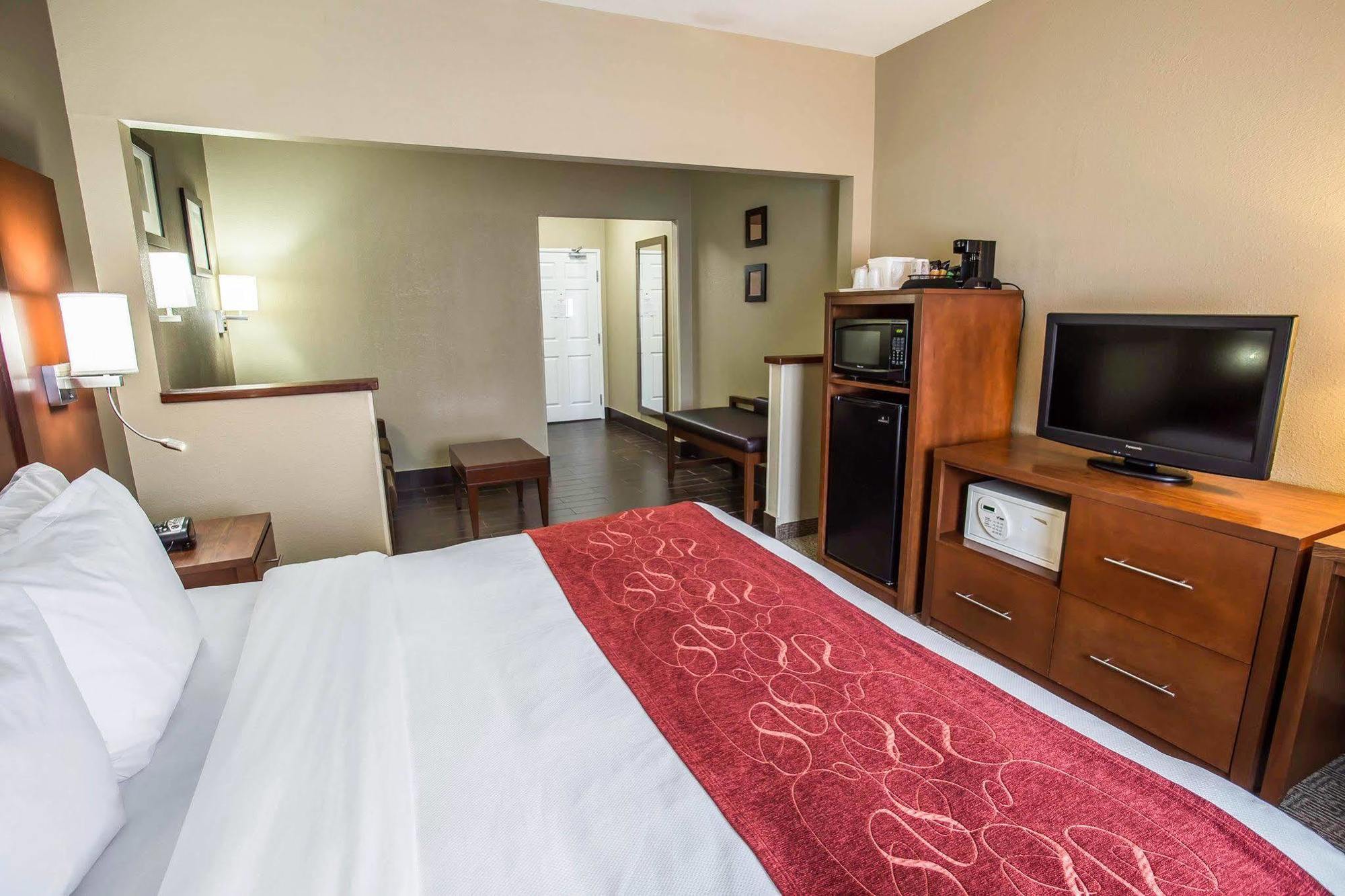 Quality Suites Near West Acres Fargo Exterior photo