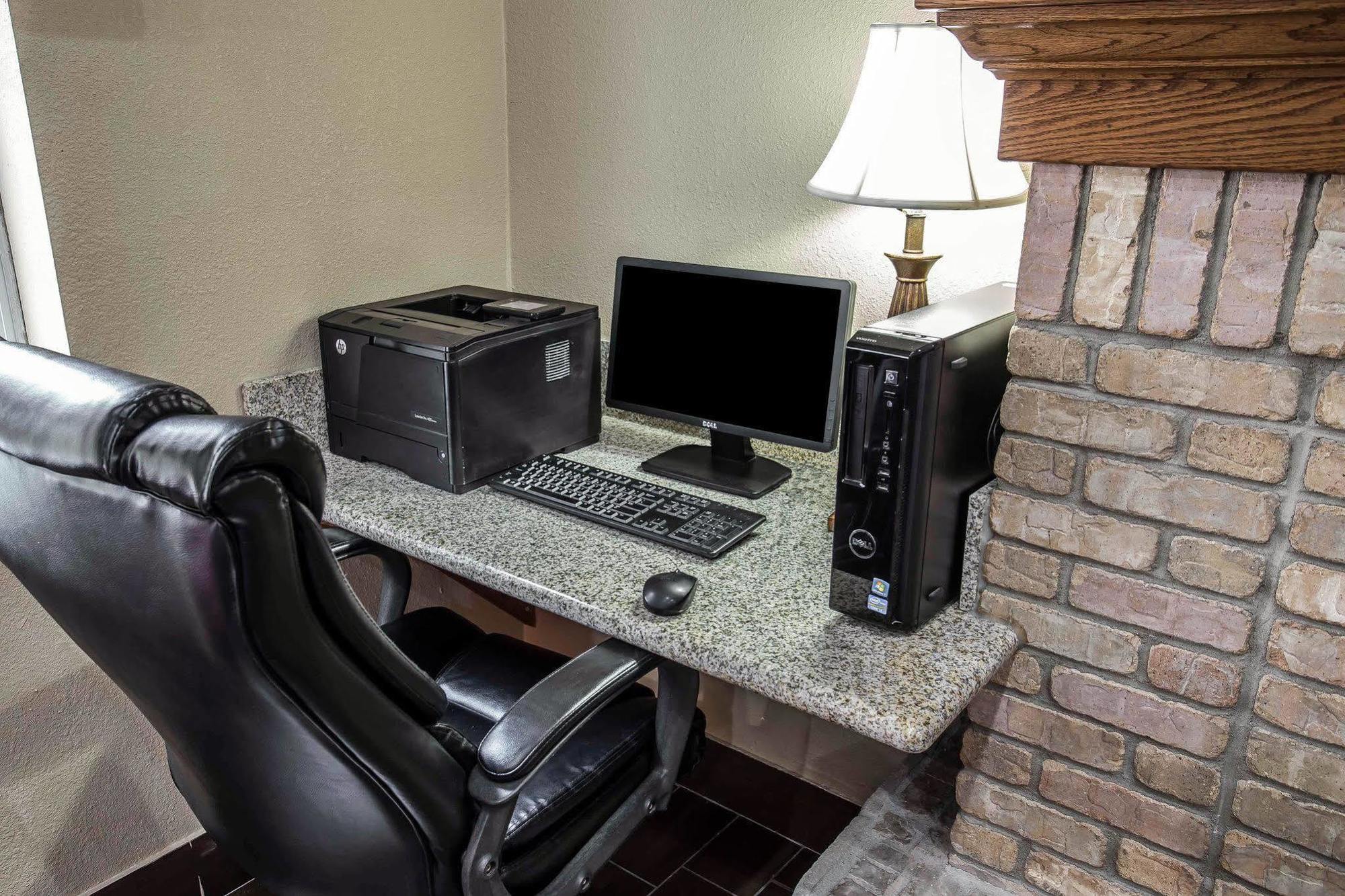 Quality Suites Near West Acres Fargo Exterior photo